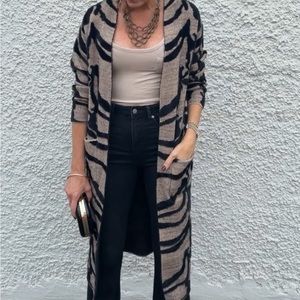 LOVE TOKEN Long sweater coat